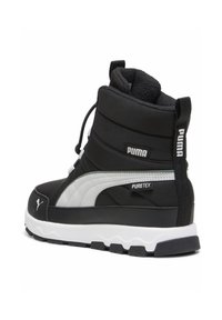 Svart och grå högskodd sneaker med överdel av tyg och syntetmaterial, gummisula och varumärkesdetaljer, samt vadderad krage och snörning.