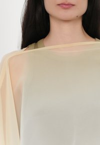 Thumbnail Image 8