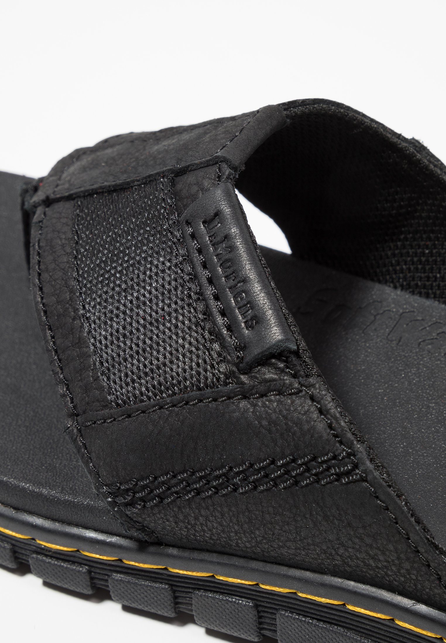 dr martens remi thong