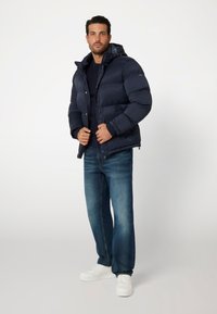 Guess Giacca invernale - blau
