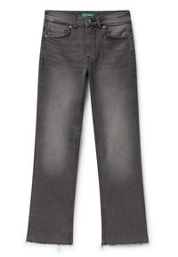 Jeans de mezclilla gris con un corte recto, diseño de cinco bolsillos, dobladillo deshilachado y un leve desgaste. Presenta una cinturilla estándar y herrajes de metal.