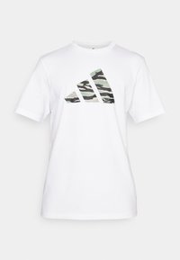 - T-shirt z nadrukiem