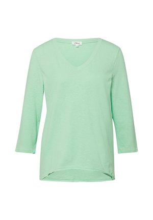 Miętowa zielona koszulka z długim rękawem i dekoltem w serek, z lekko zaokrąglonym dołem, przedstawiona na białym tle.
