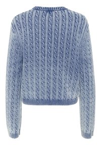 Pull en maille torsadée aux teintes bleu clair, avec ourlet et poignets côtelés, vue de dos montrant des lignes verticales et un détail texturé sur toute la surface.