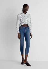 GAP BIG STRIPES BIG CUFF BIG COLLAR - Button-down blouse - green