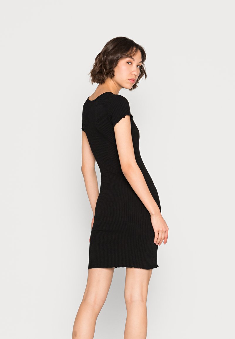 Damen Freizeitkleider | Nly by Nelly FRILL EDGE DRESS Etuikleid black/schwarz - BD61525 Damen Freizeitkleider | Nly by Nelly FRILL EDGE DRESS Etuikleid black/schwarz - BD61525