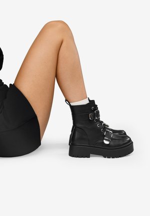 Bosanova MILITARES CON HEBILLAS  - Botines con cordones - black