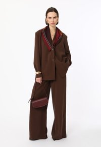 Modanisa EXCLUSIVE brązowy