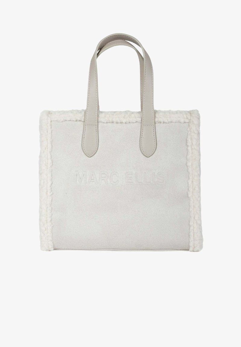 Borsa tote in pelle scamosciata color crema con rifiniture in shearling e due manici in pelle, con la scritta "MARC ELLIS" in rilievo sul davanti.