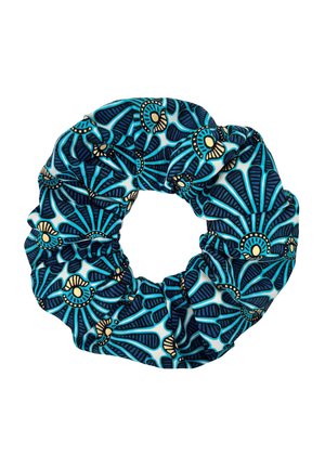 Niebiesko-czarna gumka do włosów z tkaniny z jasnopomarańczowymi i turkusowymi wzorami w kształcie wachlarzy i kół.