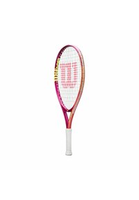 Raquette de tennis rose et orange avec une poignée blanche, présentant un grand logo rouge "W", un motif de cordage complexe et un design de tête légèrement courbé.