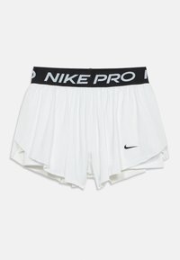 Pantalonii scurți atletici Nike Pro albi au un tiv elastic negru cu logo-ul, un material moale și o croială lejeră cu un design stratificat la margine.