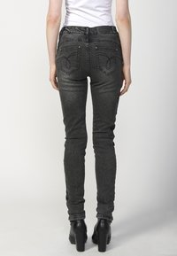 Koroshi LONG  - Karcsúsított farmerek - black denim