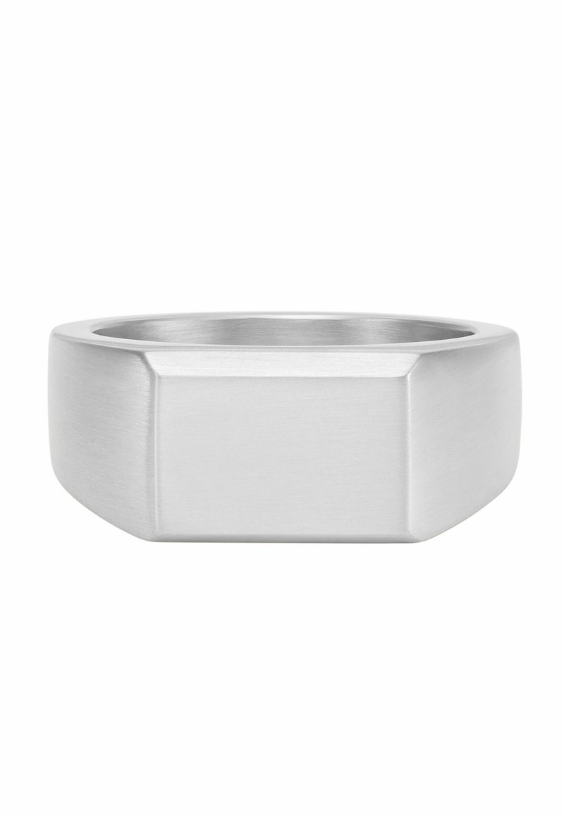 Anneau en argent mat avec une forme rectangulaire arrondie. Présente des côtés plats et des bords lisses, mettant en valeur une texture métallique brossée.