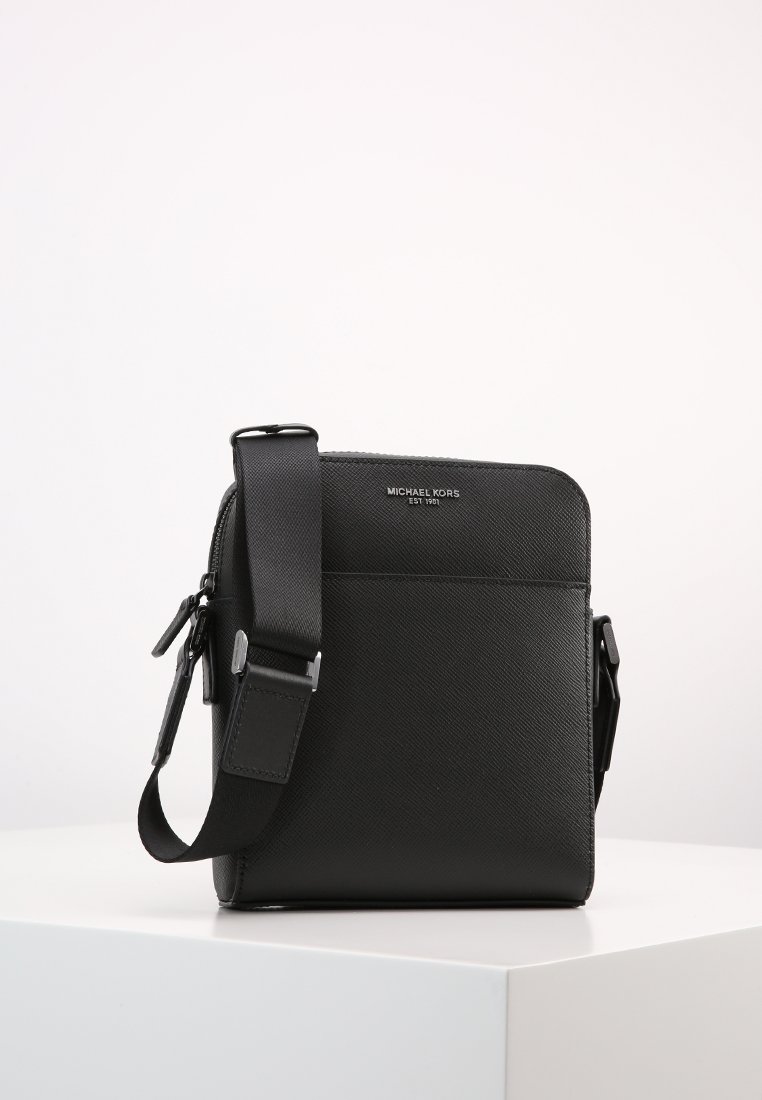 michael kors harrison flight bag