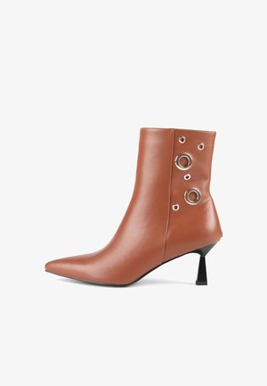 LOLA CASADEMUNT, Botines - camel