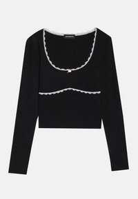 Schwarzes geripptes Langarm-Crop-Top mit einem gewellten weißen Spitzenkragen und einem kleinen dekorativen Detail in der Mitte.