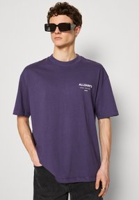 AllSaints UNDERGROUND CREW - Marškinėliai su spaudiniu - lapis purple
