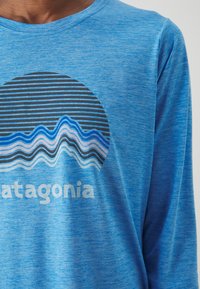 Patagonia DAILY GRAPHIC - Ilgarankovis viršutinės dalies drabužis - vessel blue