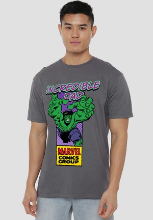 Gray cotton t-shirt featuring a vibrant graphic of the Hulk with green skin, large fists, and text "Incredible Dad" and "Marvel Comics Group."
