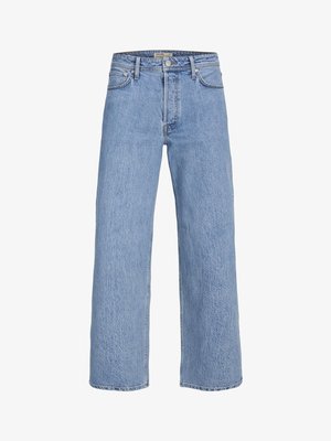 Svjetloplave traperice širokog kroja s visokim strukom, dizajnom s pet džepova i suptilnim detaljima šivanja. Glatka tekstura i ravni kroj nogavica.