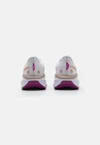 Nike Performance VOMERO 17 - Maanteejooksu jalatsid - platinum violet/metallic red bronze/white/hot fuchsia