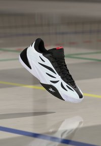 ANGEL REESE 1 UNISEX - Chaussures de basket - white/black/energy red