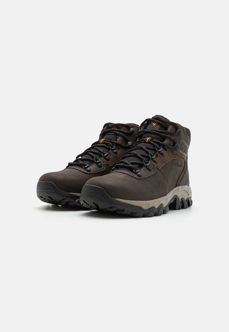 Scarponi Da Trekking Uomo Columbia Newton Ridge Plus II | Impermeabili Con Pieno Fiore E Rete, Suola Omni-Grip Antiscivolo, Intersuola Ammortizzata, Colore Squalo Nero 2024, Taglia 46 - 2