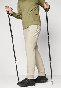 Thumbnail Image 4