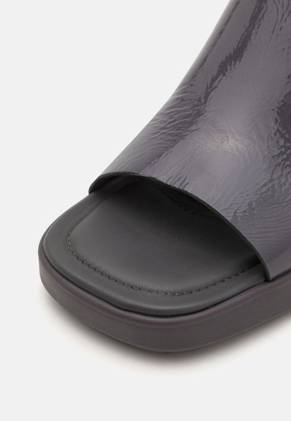 CLARIN MULE  - Heeled mules3