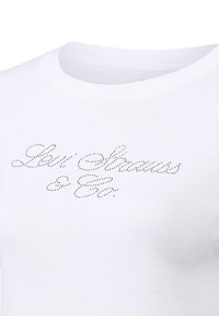 Weißes Baumwoll-T-Shirt mit einem gepunkteten Schriftzug "Levi Strauss & Co." auf der Vorderseite, mit klassischem Rundhalsausschnitt.
