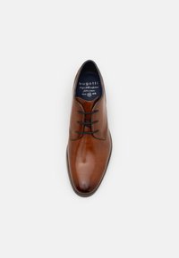 bugatti Pantofi eleganți cu șireturi - cognac