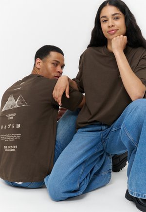 YOURTURN, REGULAR FIT - Nyomott mintás póló - khaki