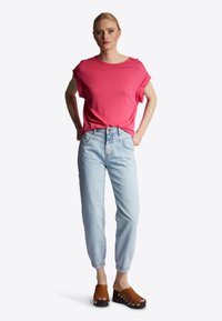 Rich & Royal T-Shirt basic - raspberry pink