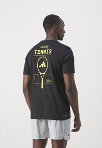 adidas Performance Spordi T-särk - schwarz