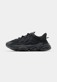 OZWEEGO UNISEX - Trainers - core black/grey five