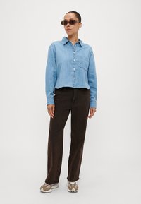GAP Petite SHIRT - Pogājama blūze - light wash
