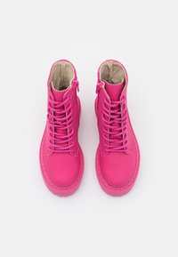 Steve Madden SKYLAR - Botins de atacadores - pink rain