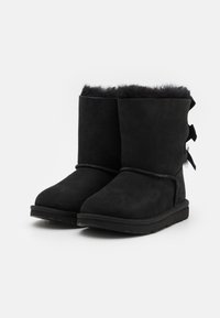 UGG BAILEY BOW  - Csizmák - black
