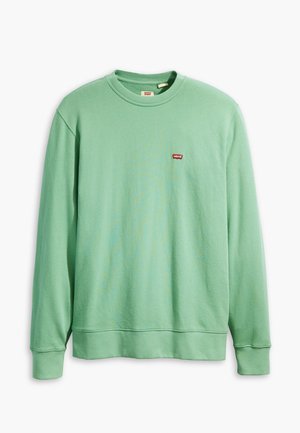 Sweatshirt vert à manches longues en coton doux, doté d'un col rond et d'un petit logo rouge sur la poitrine. Poignets et ourlet côtelés.
