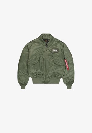 Oliven grøn bomberjakke fremstillet af glat, skinnende nylon. Har en lynlåslukning, ribbede manchetter og multiple lommer med et mærkedetalje.