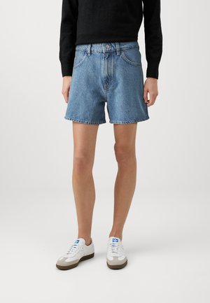 Marc O'Polo DENIM HIGH WAIST BERMUDA LENGTH - Denim shorts - light blue