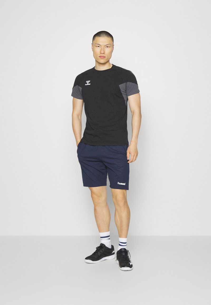 Hummel T-shirt basic zwart