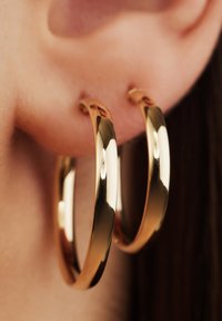 Thumbnail Image 2