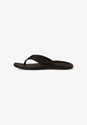 Schwarze Herrentanga-Sandale mit breiten Lederriemen und konturiertem Fußbett, designed für den lässigen Gebrauch.