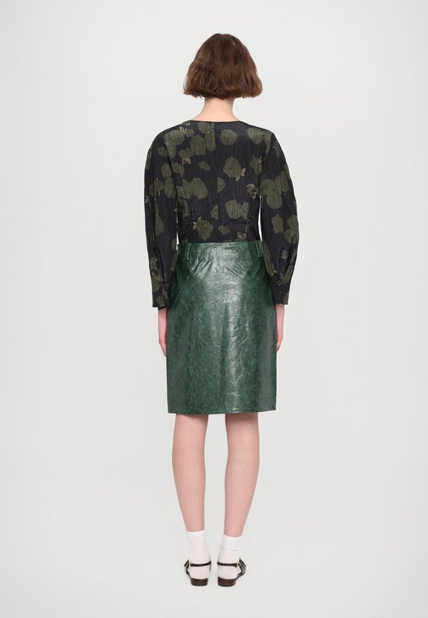 SIGNA - Pencil skirt2