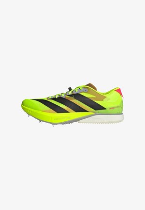 Leuchtend gelb-grüner Adidas-Laufschuh mit schwarzen Streifen, Lightstrike Pro-Sohle, Spikes vorne und pinkem Fersenlasche.