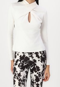 Abercrombie & Fitch Pullover - off-white