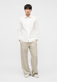 Michael Kors WASH SLIM SHIRT - Πουκάμισο - white