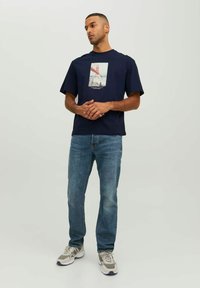 Jack & Jones T-shirt med print - navy blazer